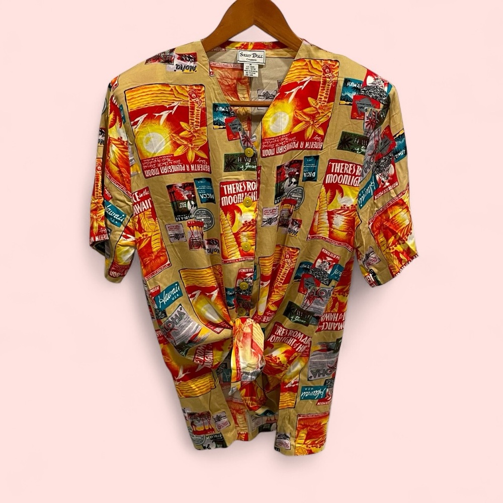 Adorable vintage 80’s Hawaiian postcard shirt button front vacation dreamy Aloha